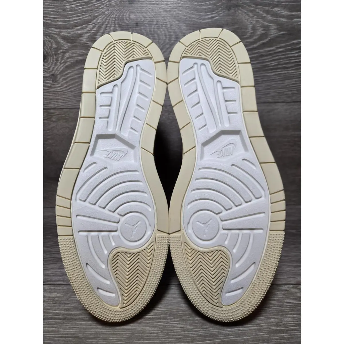 Nike shoes - Air Jordan 1 - Air - DN3253-200 - Gold 4
