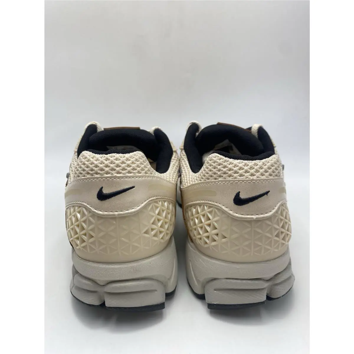 Nike shoes - Nike Zoom Vomero - Zoom Vomero - FN6742 200 - Pearl White/Chrome-Light Bone (UPC: 197593619600) 4
