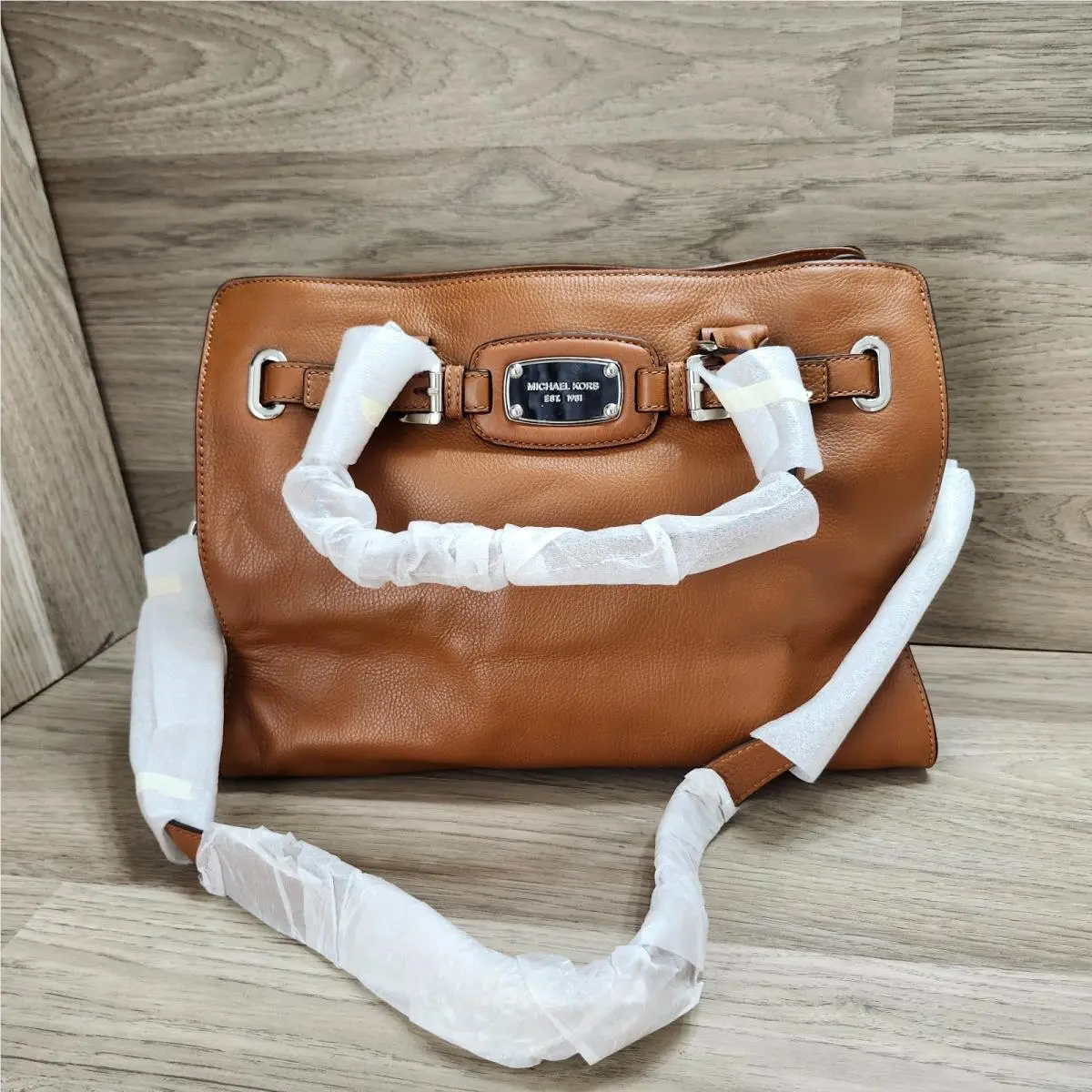 Hamilton Large Chain East West Pebbled Leather Tote/shoulder Bag by Michael Kors