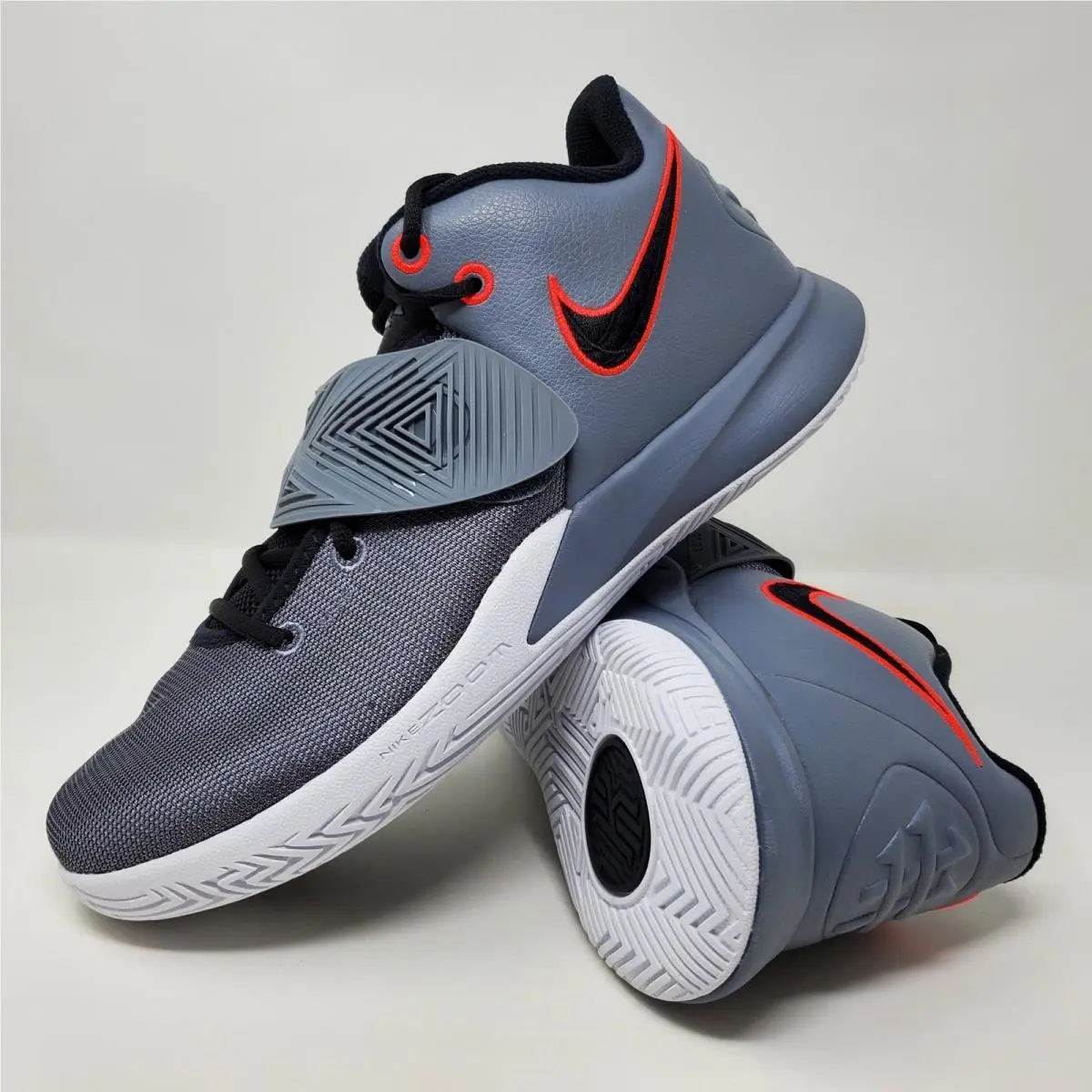 Nike Kyrie Flytrap 3 Cool Grey BQ3060-010 Men`s Size 12