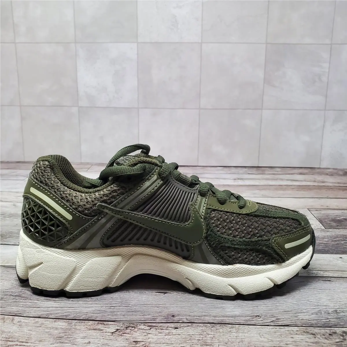 Nike shoes - Nike Air Zoom Vomero 5 - FQ8898-325 - Green 4