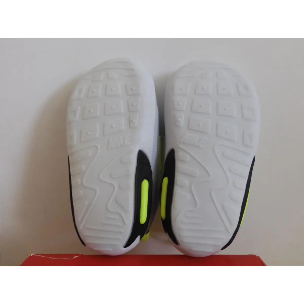 Nike shoes - Nike Air Max 90 - Air Max - White (UPC: 195239270369) 3