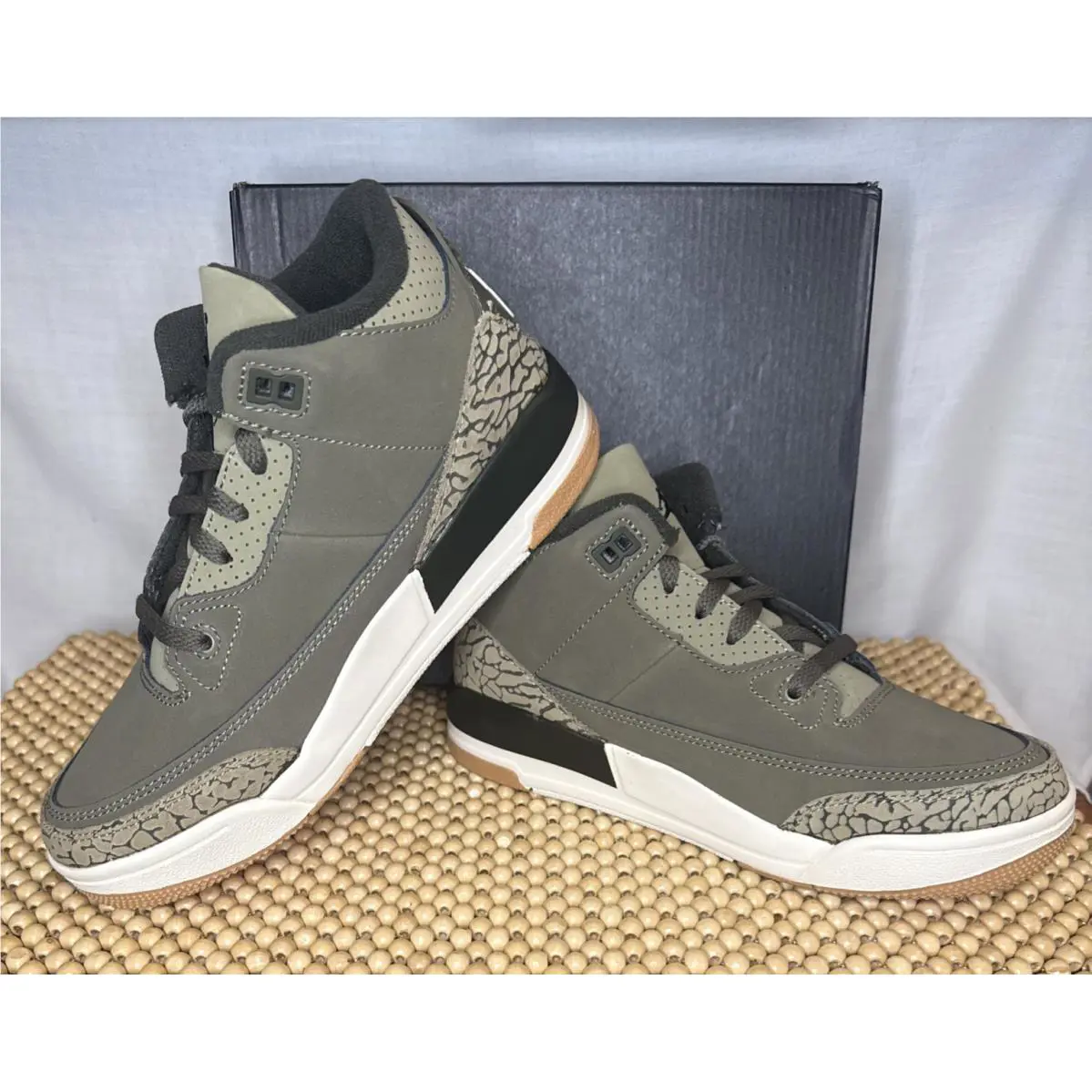 Nike shoes - Jordan 3 Retro - Retro - Olive Green (UPC: 0198486327626) 4