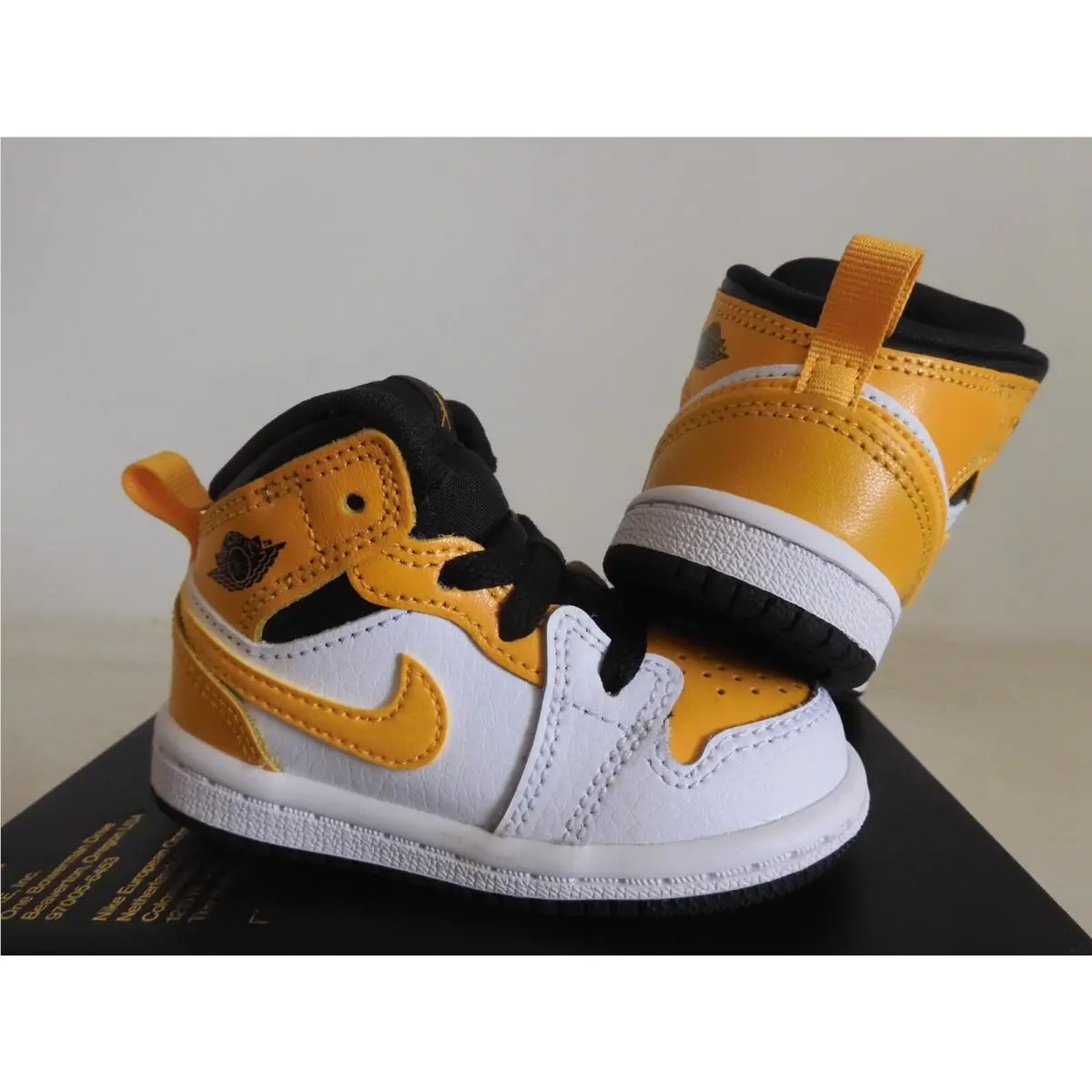 Nike shoes - Air Jordan 1 Mid - Air Mid - White (UPC: 194501271905) 0