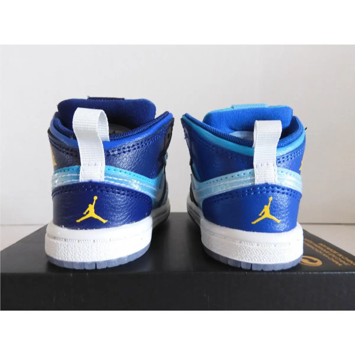 Nike shoes - Air Jordan 1 Mid - Air Mid - Blue (UPC: 192498011139) 2