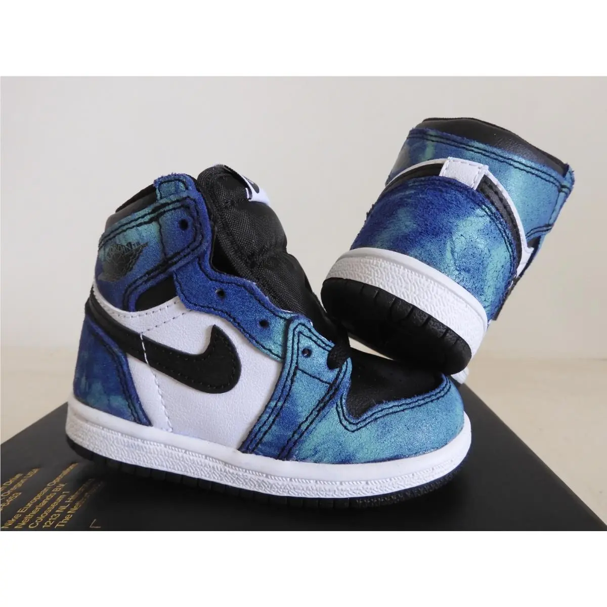 Nike shoes - Air Jordan 1 - Air - White (UPC: 193658016711) 0