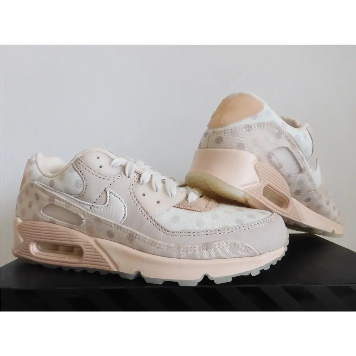 Nike shoes - Nike Air Max 90 - Air Max - Beige (UPC: 195240809732) 0