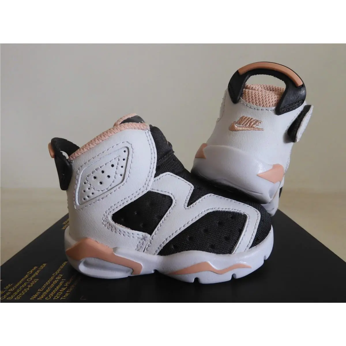 Nike shoes - Air Jordan 6 - Air - White (UPC: 194957259090) 0