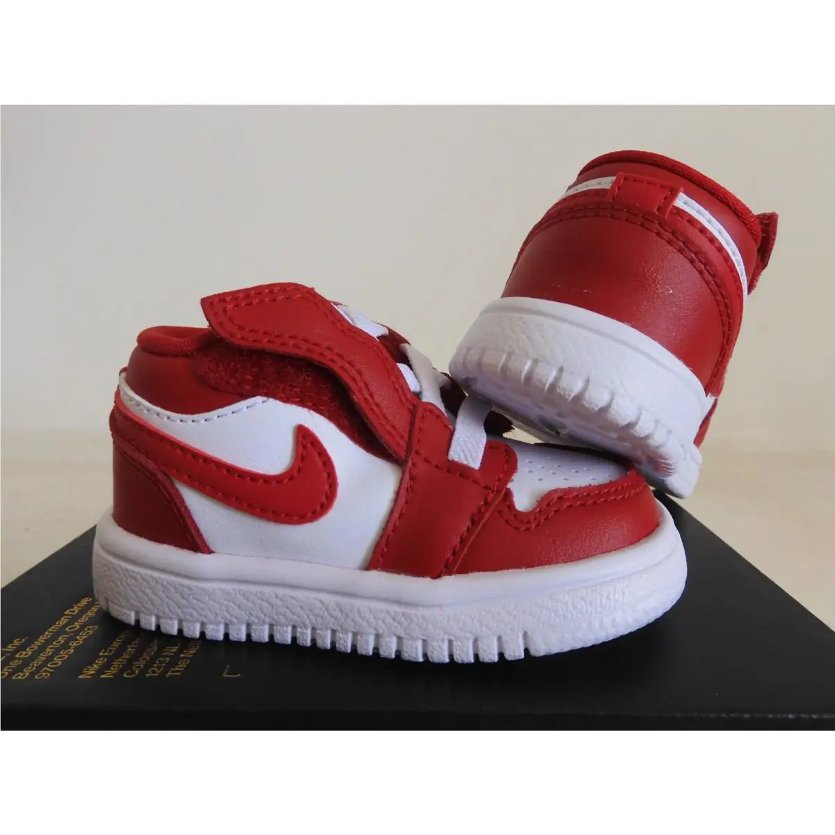 Nike shoes - Air Jordan 1 - Air - Red (UPC: 193658991063) 0