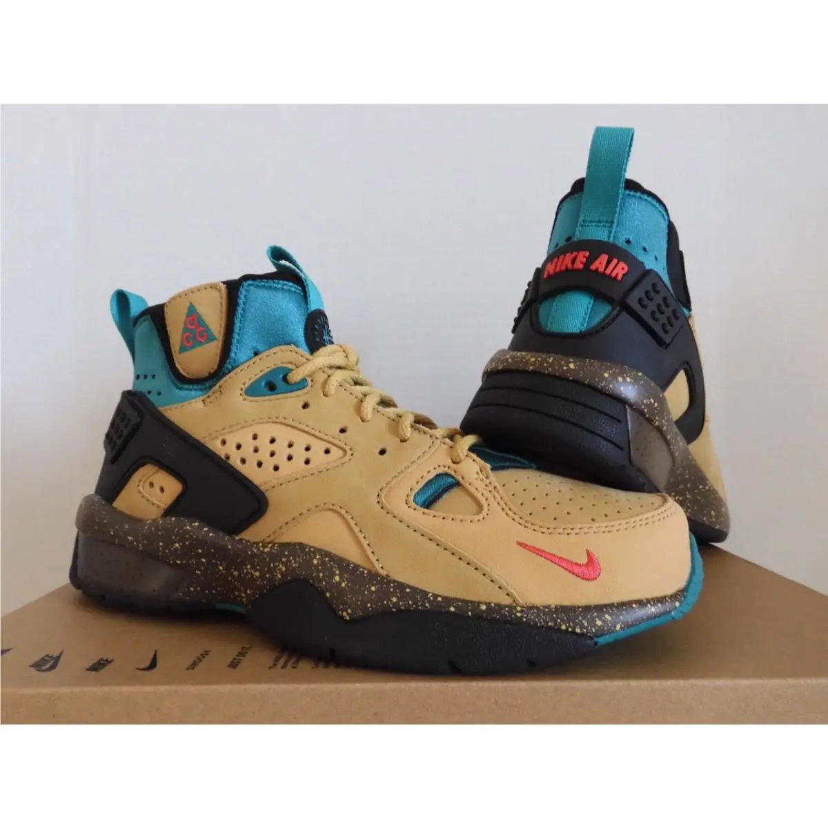 Nike shoes - Nike ACG - ACG - Beige (UPC: 195244320776) 0