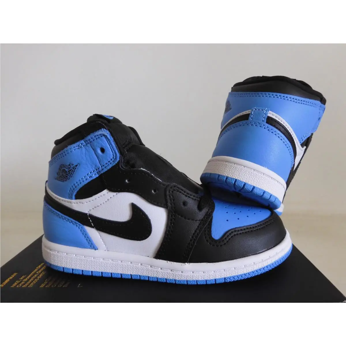 Nike shoes - Air Jordan 1 - Air - Blue (UPC: 196608239451) 0