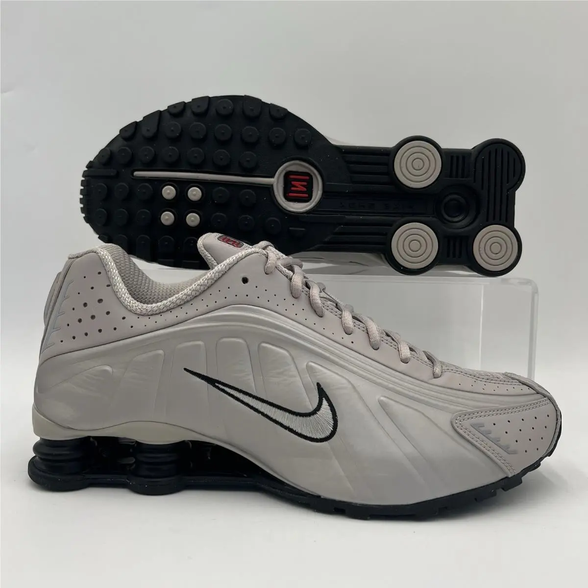 Mens Size 9.5 Nike Shox R4 College Grey Black Casual Shoes IH0265 009