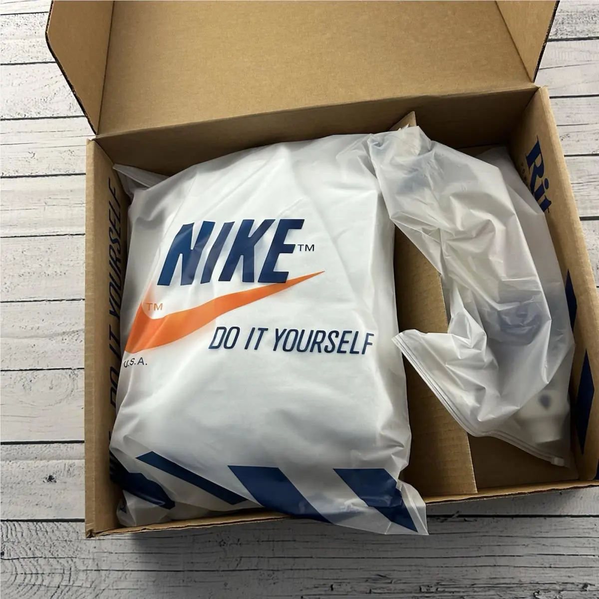 Nike clothing - White 1