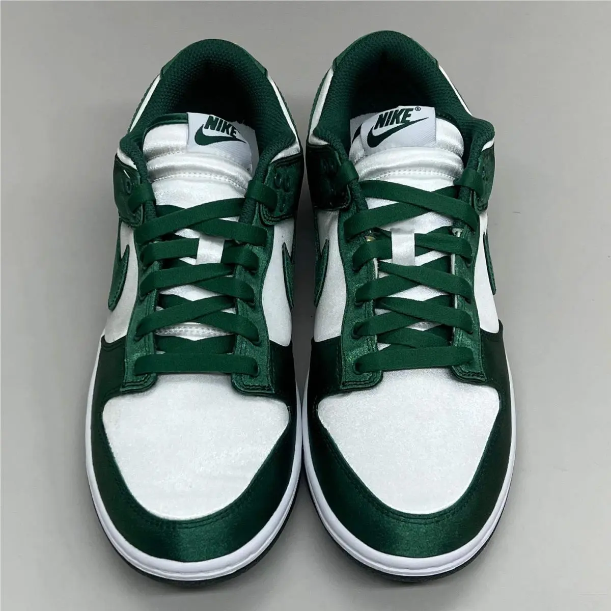 Nike shoes - DX5931100 - DX5931100 - White and Team Green 1