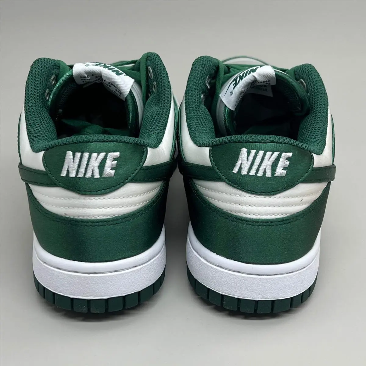 Nike shoes - DX5931100 - DX5931100 - White and Team Green 4