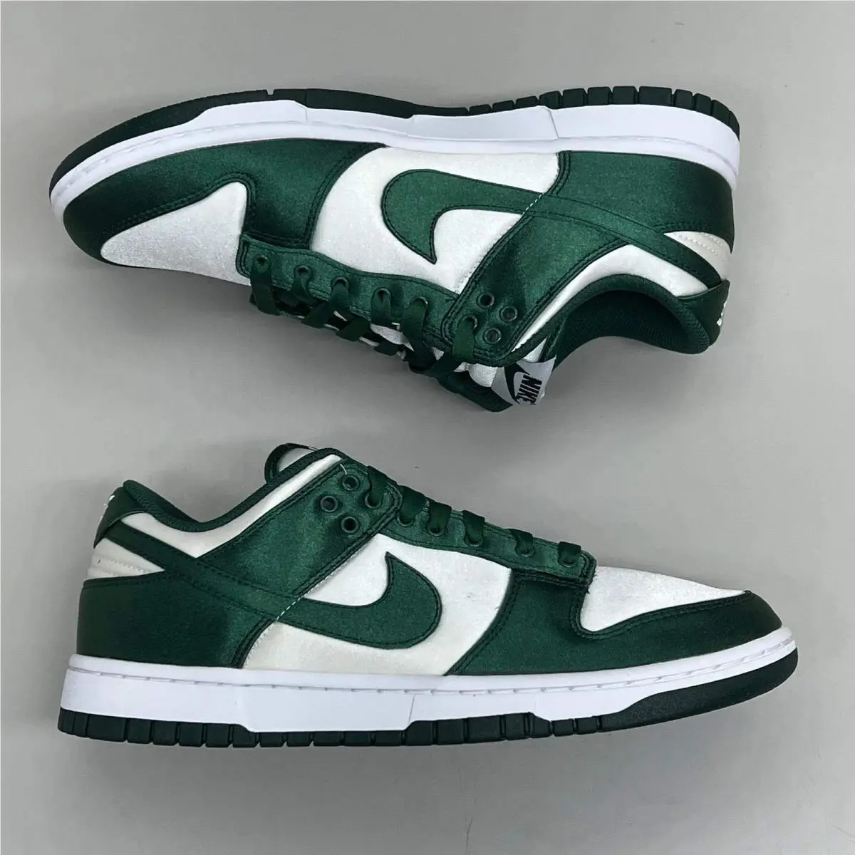 Nike shoes - DX5931100 - DX5931100 - White and Team Green 6