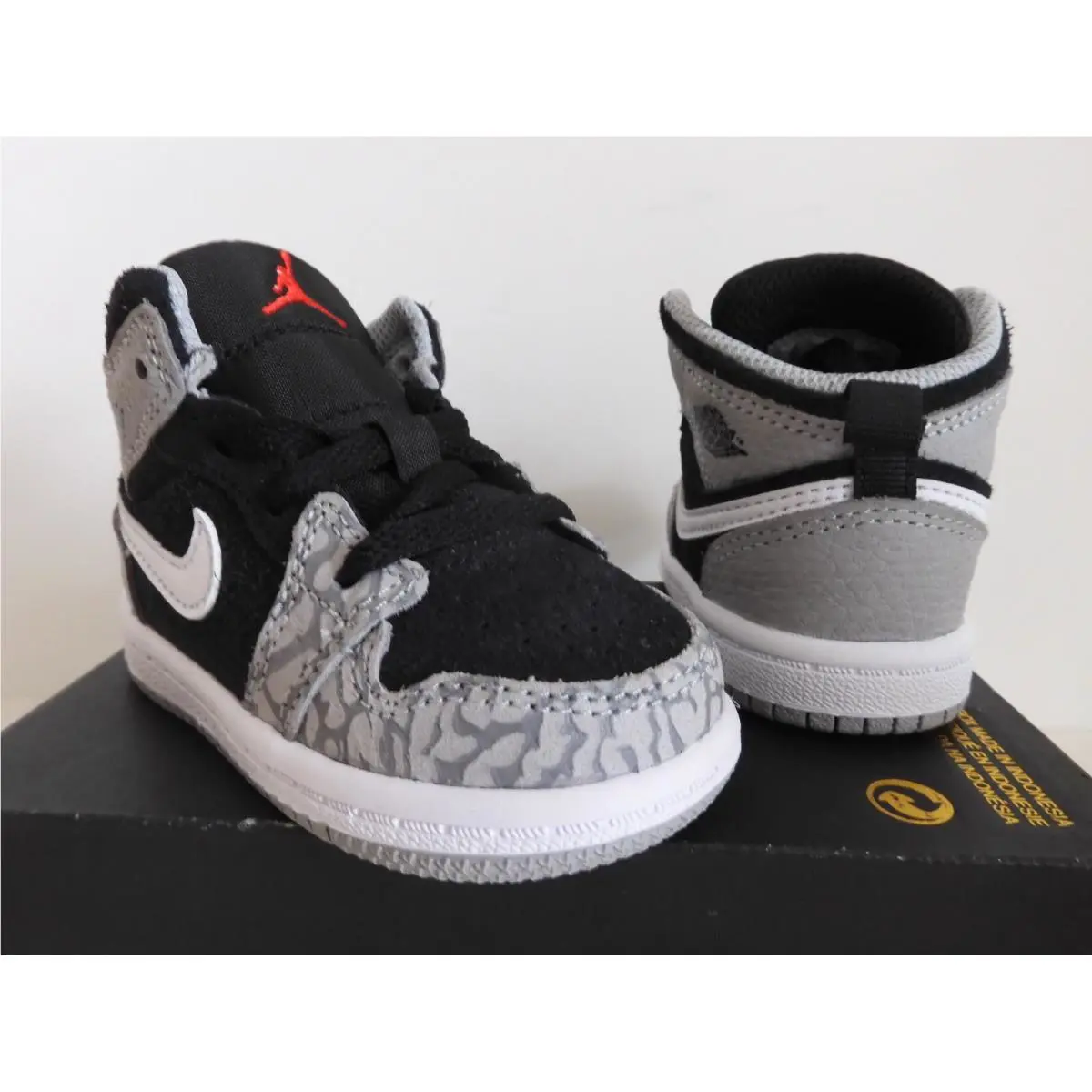 Nike shoes - Air Jordan 1 Mid - Air Mid - Black (UPC: 195869234908) 0
