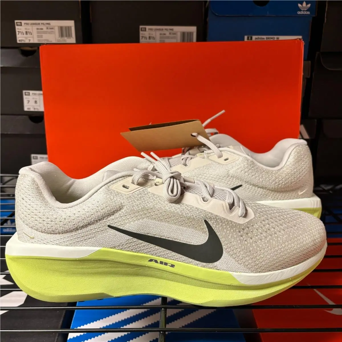 Nike Winflo 11 Size 10.5 Men`s Running Athletic Trainers Orewood FJ9509-105