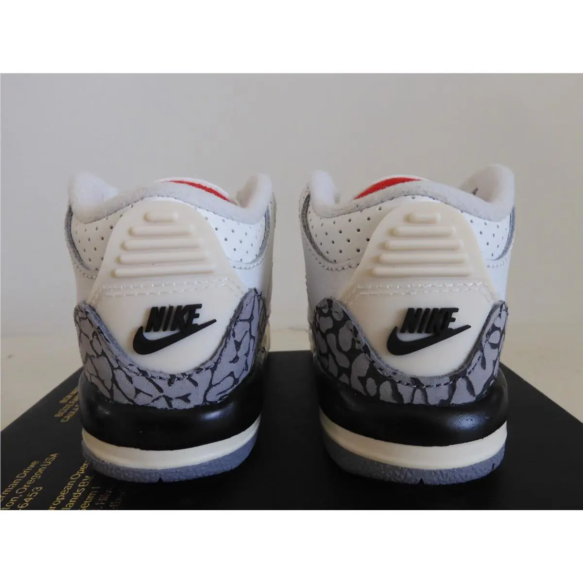 Nike shoes - Air Jordan 3 - Air - White (UPC: 196153287938) 2