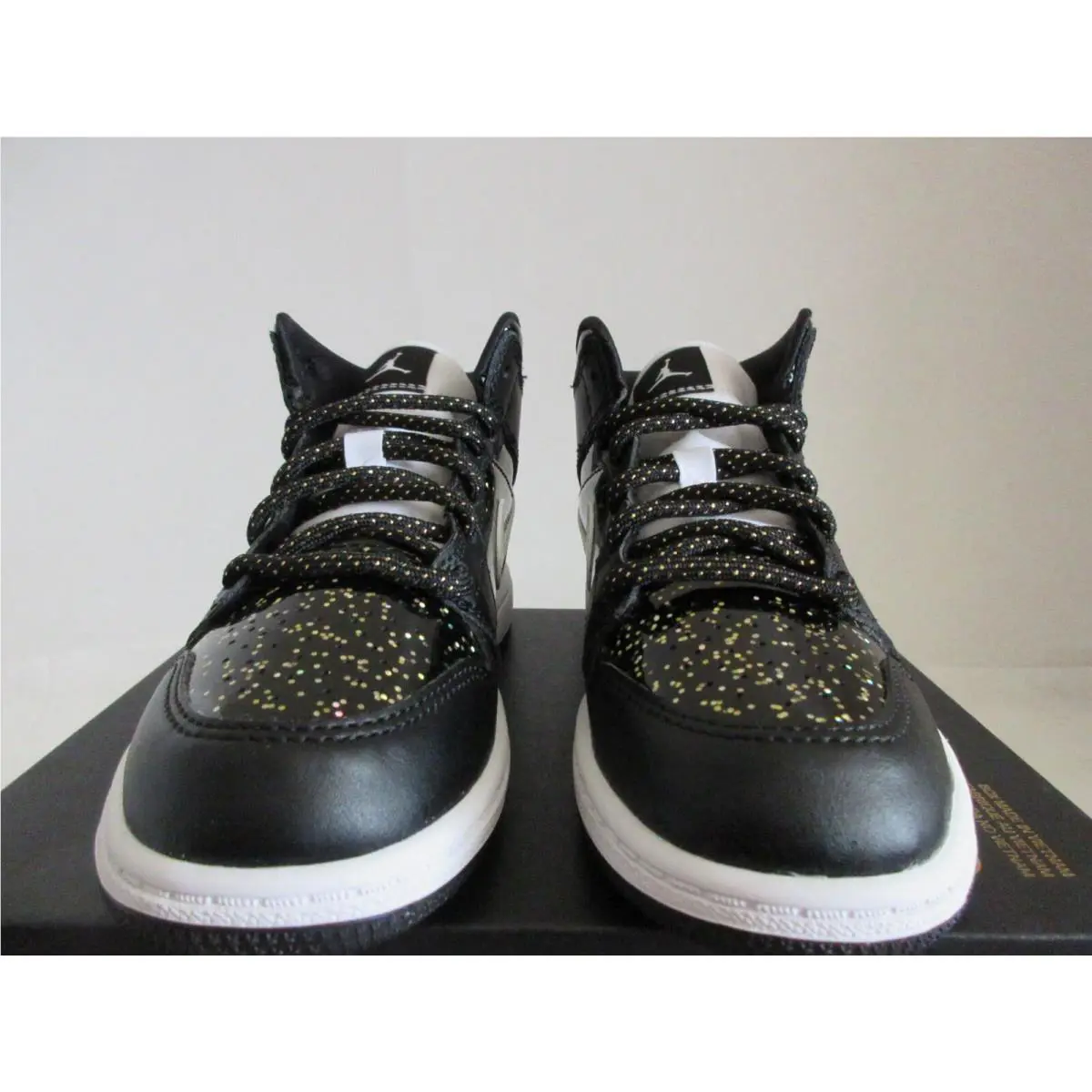 Nike shoes - Air Jordan 1 Mid SE - Black (UPC: 194498070048) 1