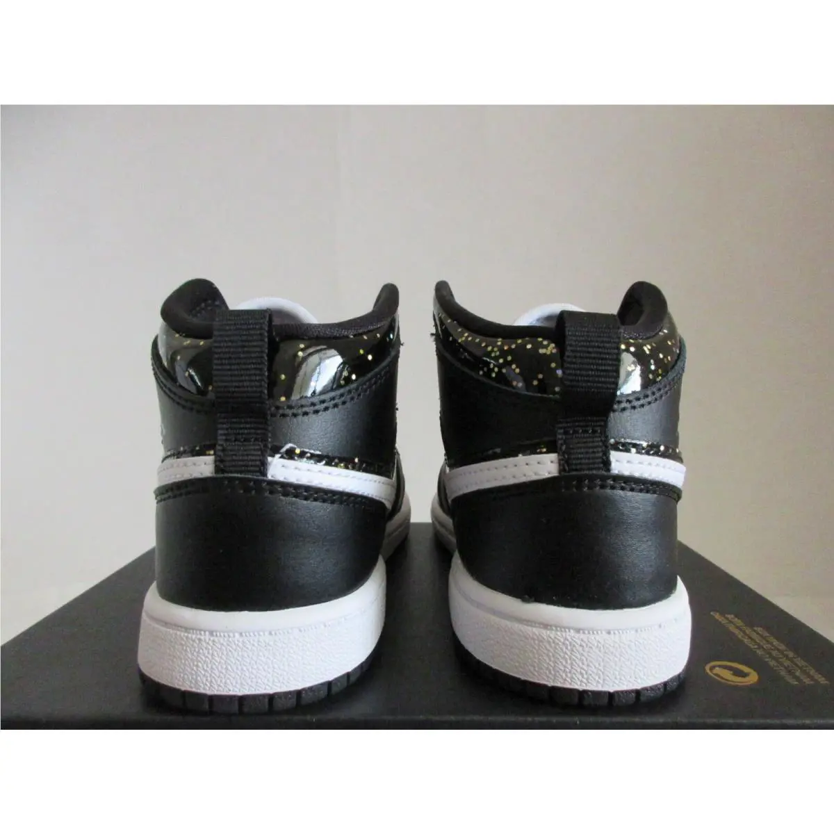 Nike shoes - Air Jordan 1 Mid SE - Black (UPC: 194498070048) 2
