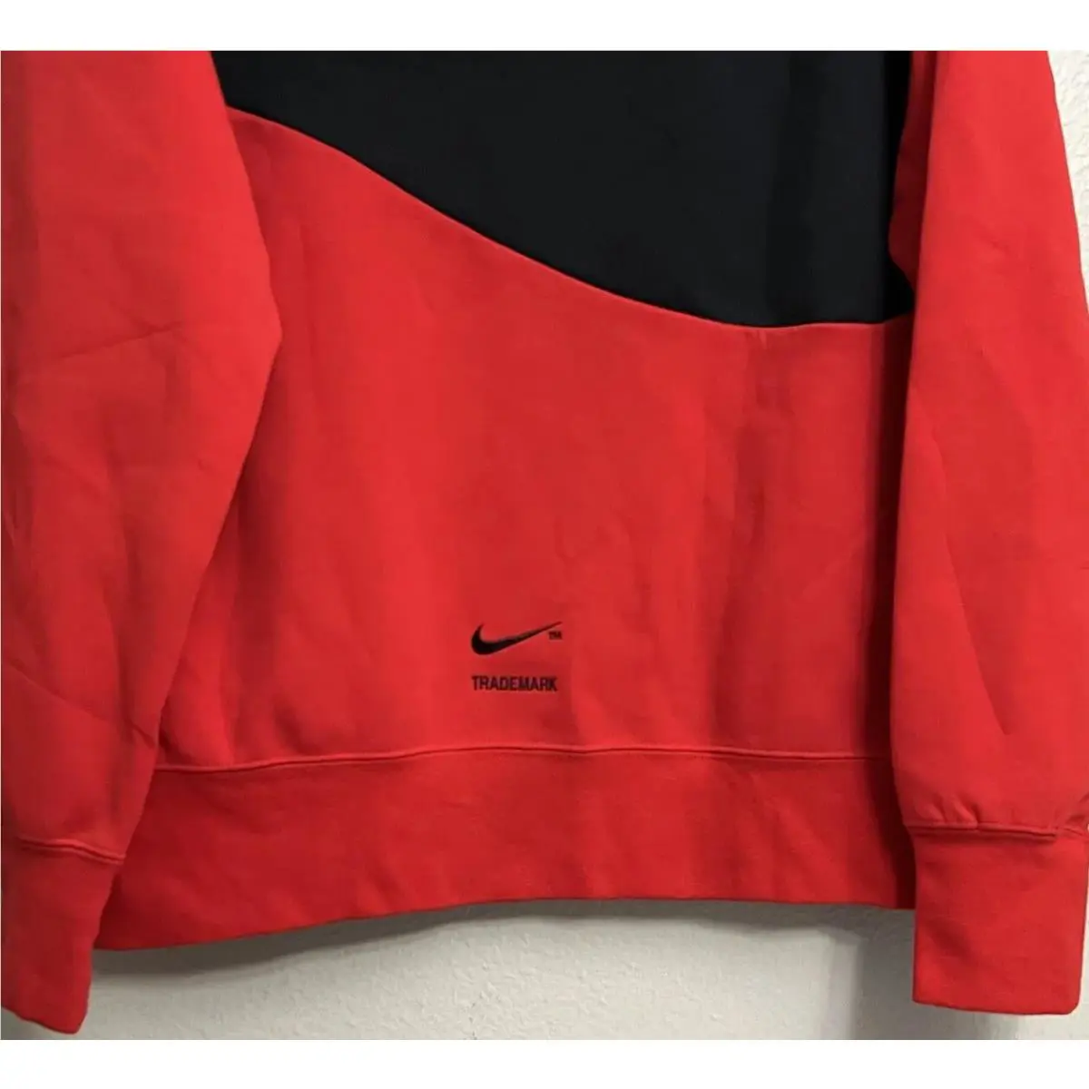 Nike clothing - DD8222-657 - DD8222-657 - University Red (UPC: 195239110399) 4
