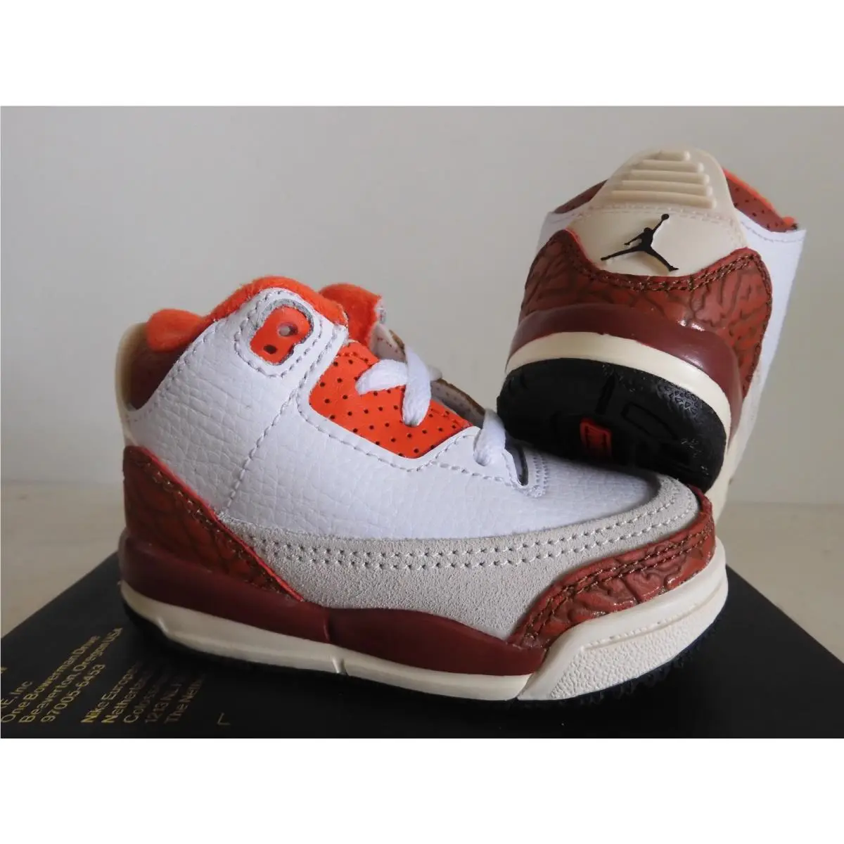 Nike shoes - Air Jordan 3 - Air - White (UPC: 196153224643) 0