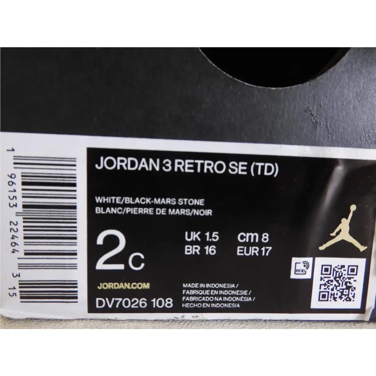 Nike shoes - Air Jordan 3 - Air - White (UPC: 196153224643) 3