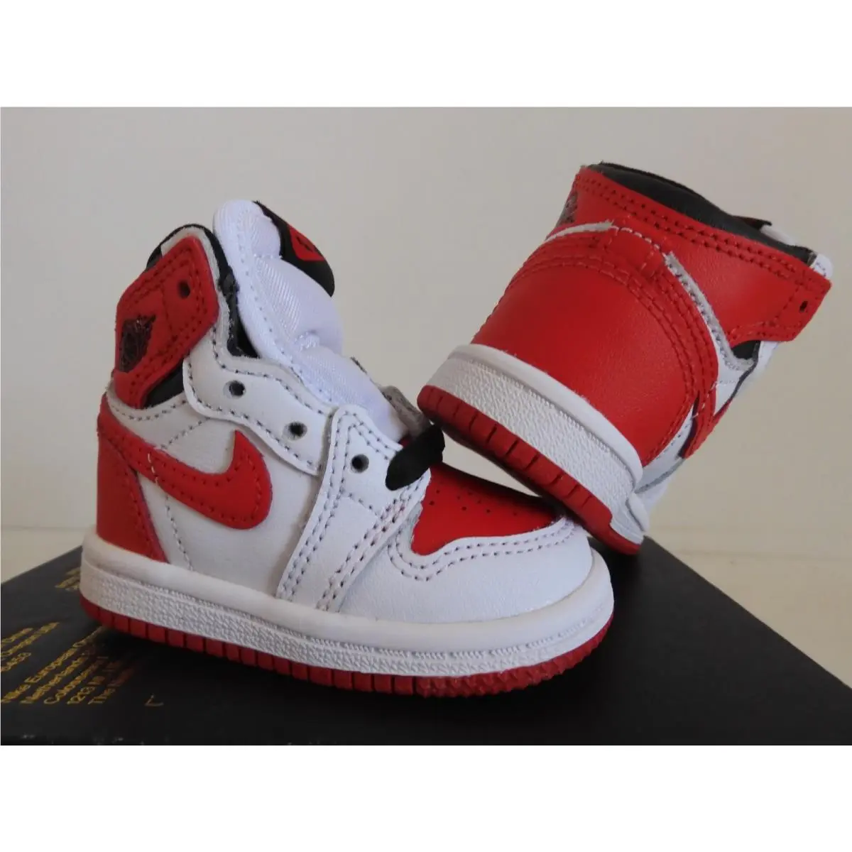 Nike shoes - Air Jordan 1 - Air - White (UPC: 195869250526) 0