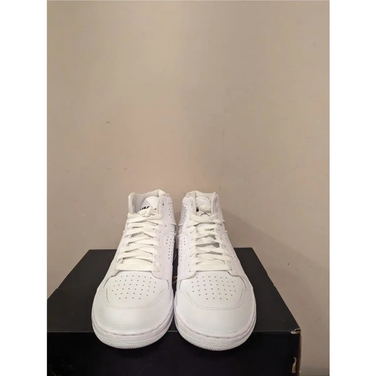 Nike shoes - Air Jordan Access - Air Access - White (UPC: 886916096692) 1