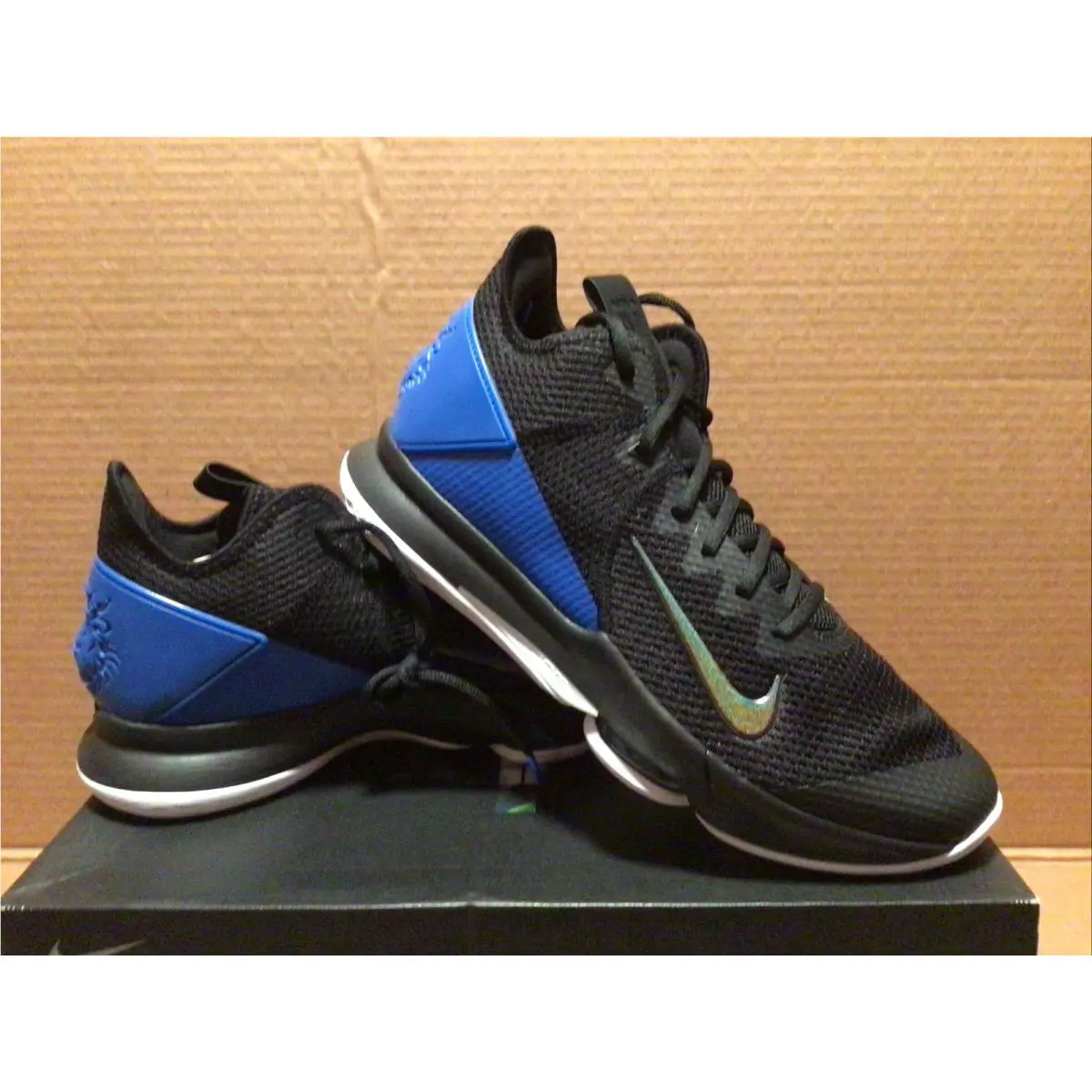 Nike shoes LeBron Witness - Black 1