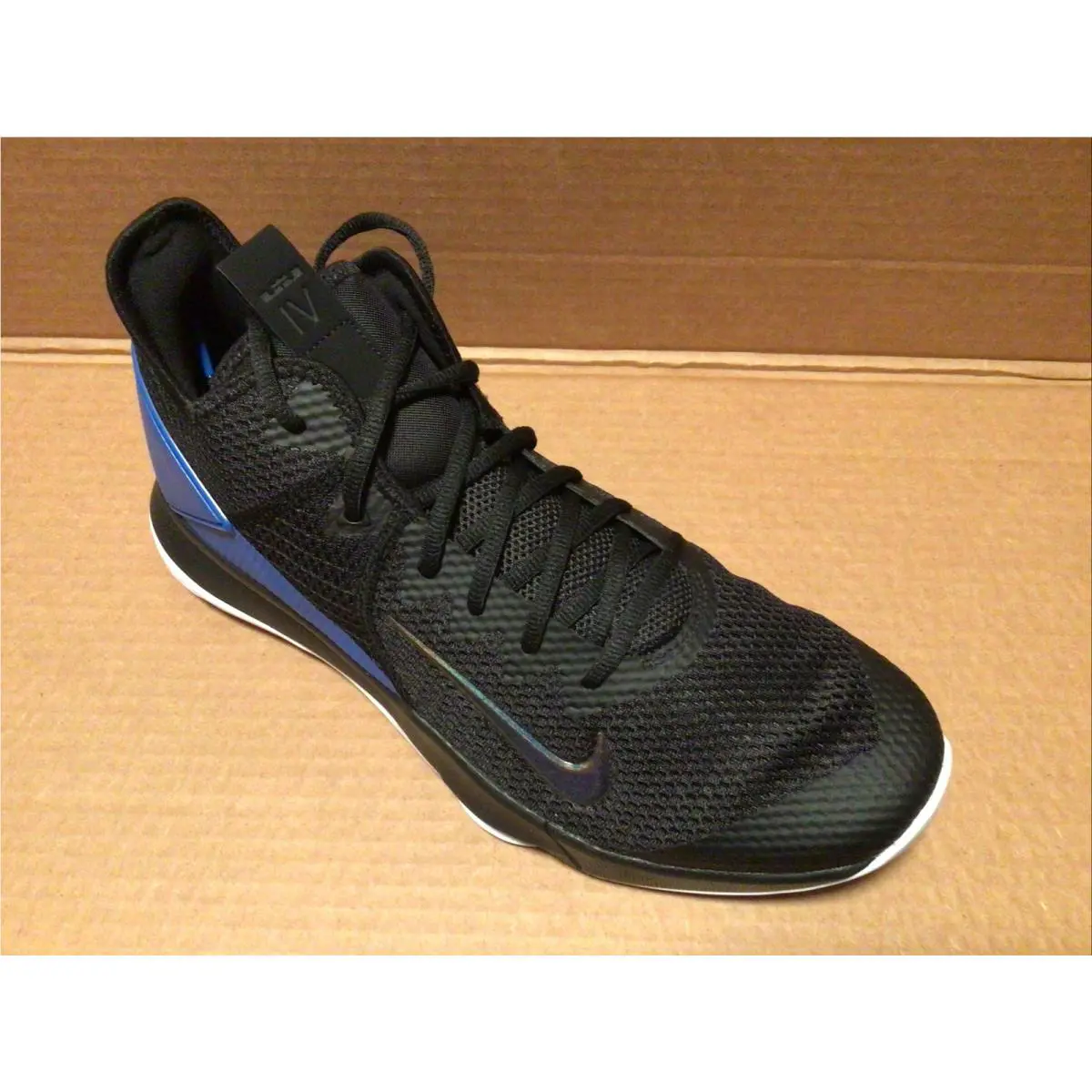 Nike shoes LeBron Witness - Black 4
