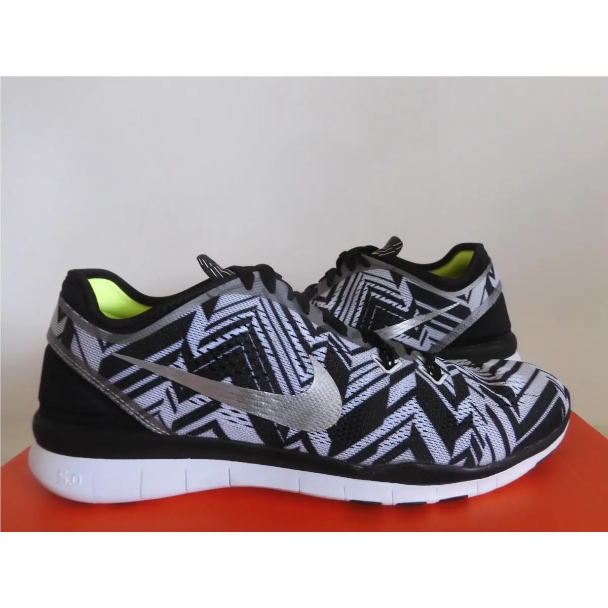 Nike shoes - Nike Free 5.0 - Free - 704695 001 - Black (UPC: 826216363902) 0