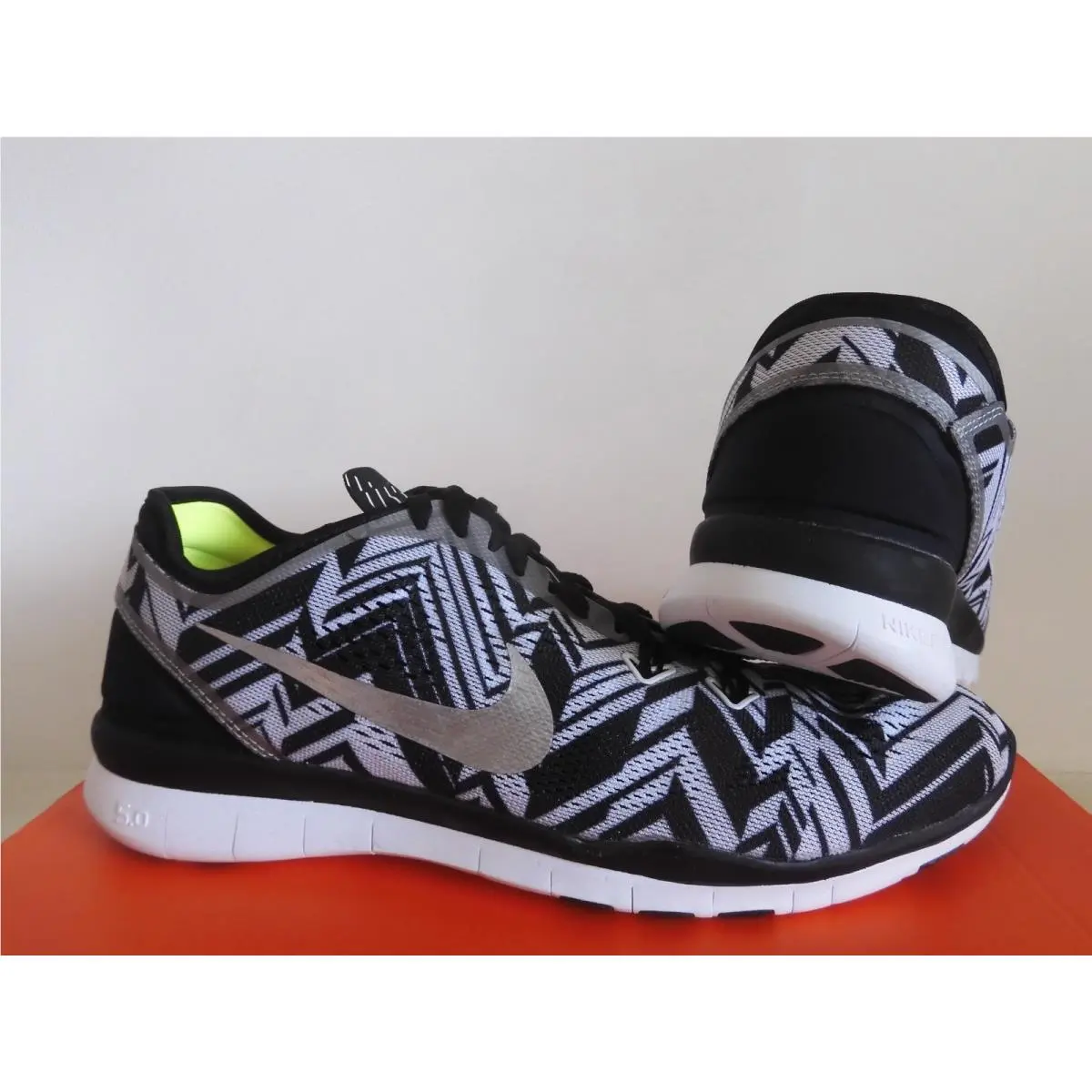 Nike shoes - Nike Free 5.0 - Free - 704695 001 - Black (UPC: 826216363902) 1