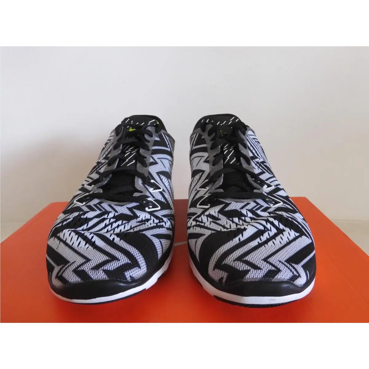 Nike shoes - Nike Free 5.0 TR - Free - 704695 001 - Black (UPC: 826216363902) 2