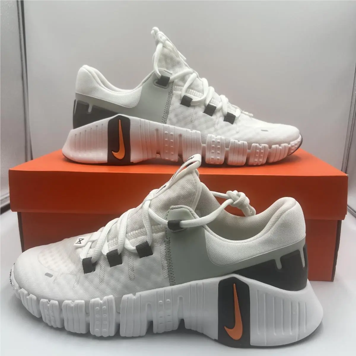 Nike Free Metcon 5 White Bright Mandarin DV3949-101 Men`s Size 8 Women`s 9.5