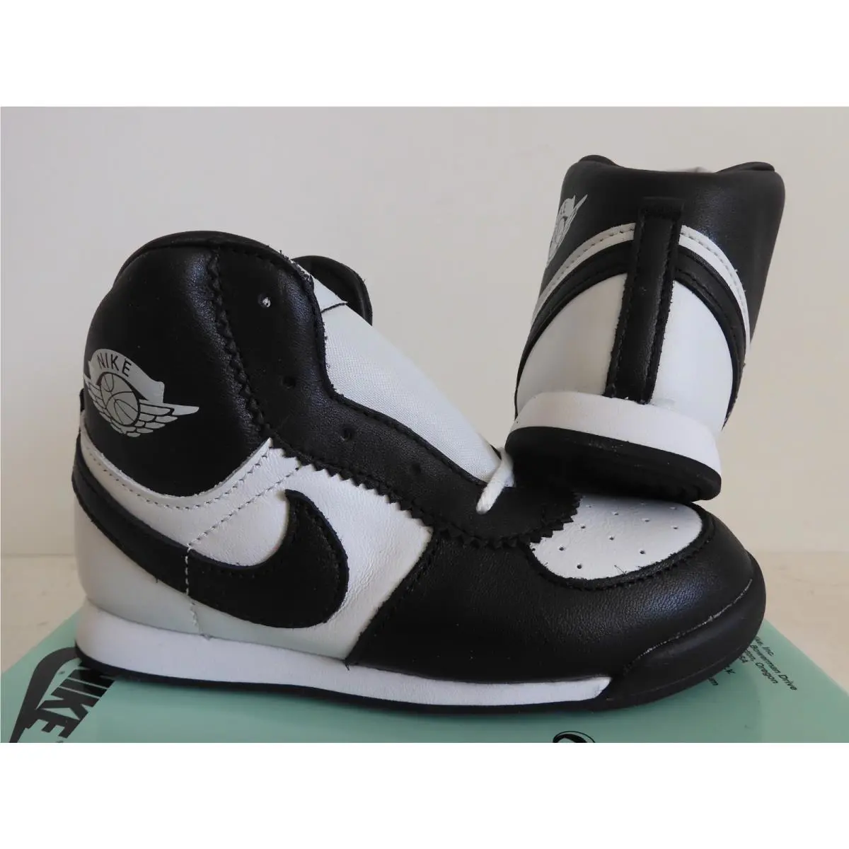 Nike shoes - Air Jordan 1 - Air - Black (UPC: 196154226295) 0