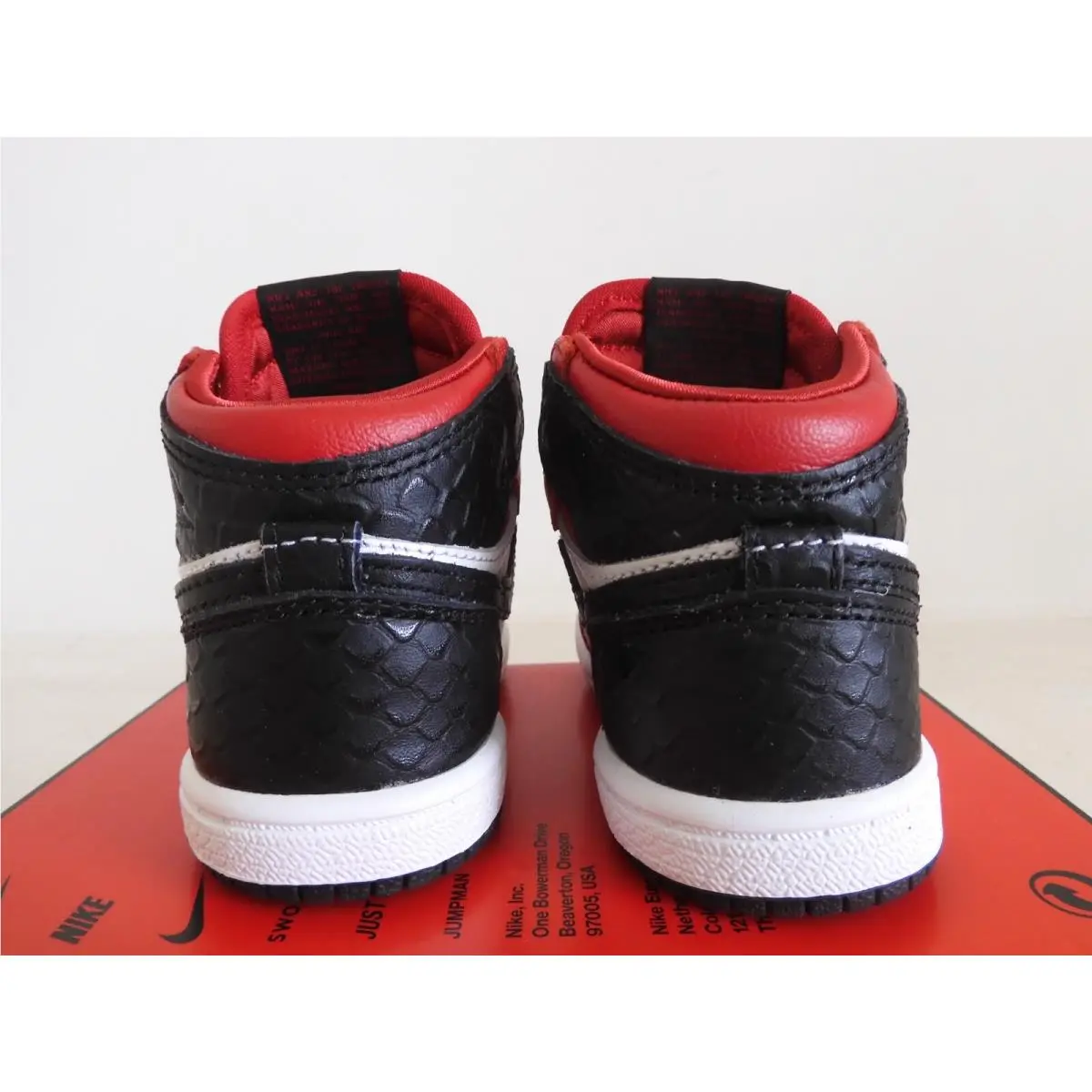 Nike shoes - Air Jordan 1 - Air - Red (UPC: 194493890153) 2