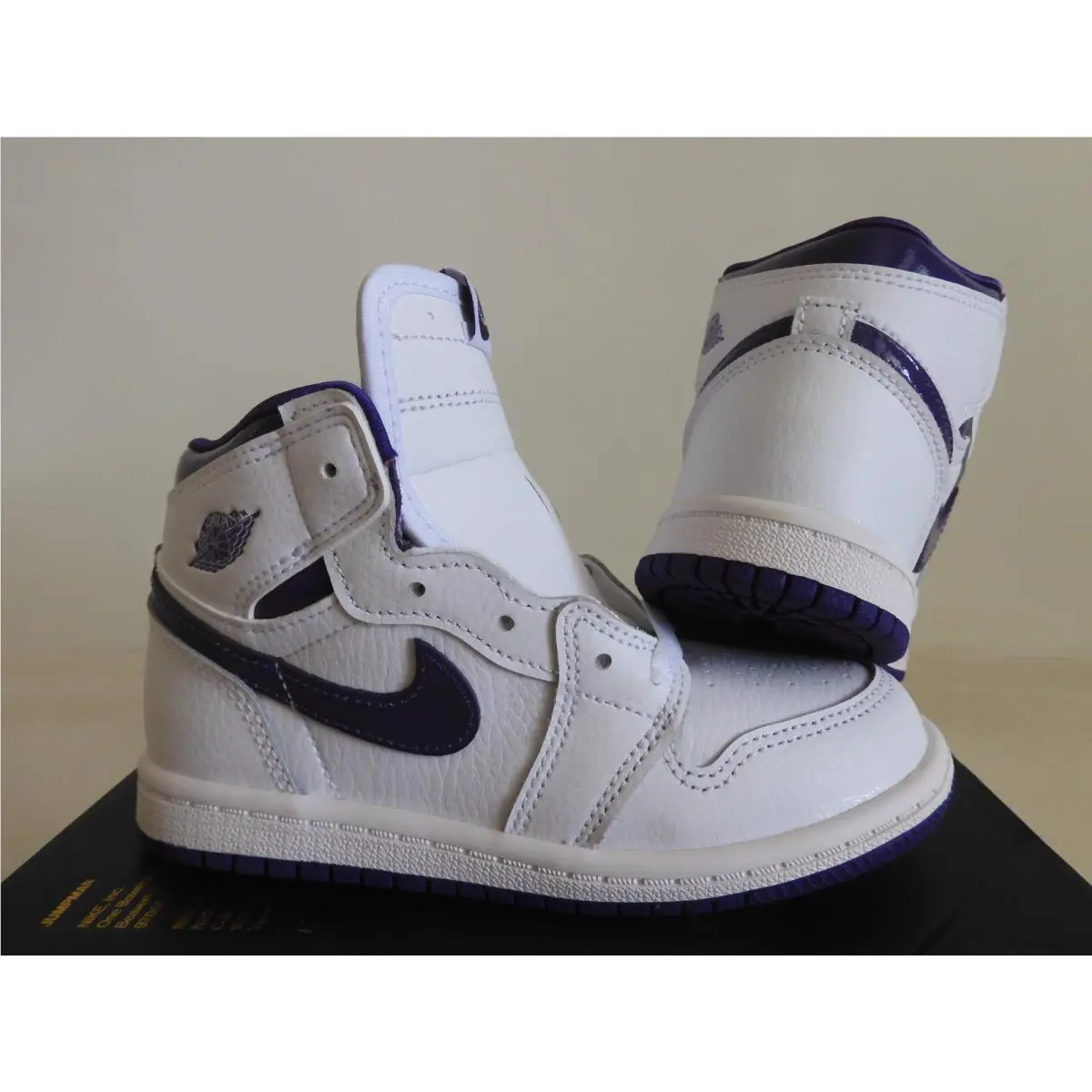 Nike shoes - Air Jordan 1 - Air - White (UPC: 194956605706) 0
