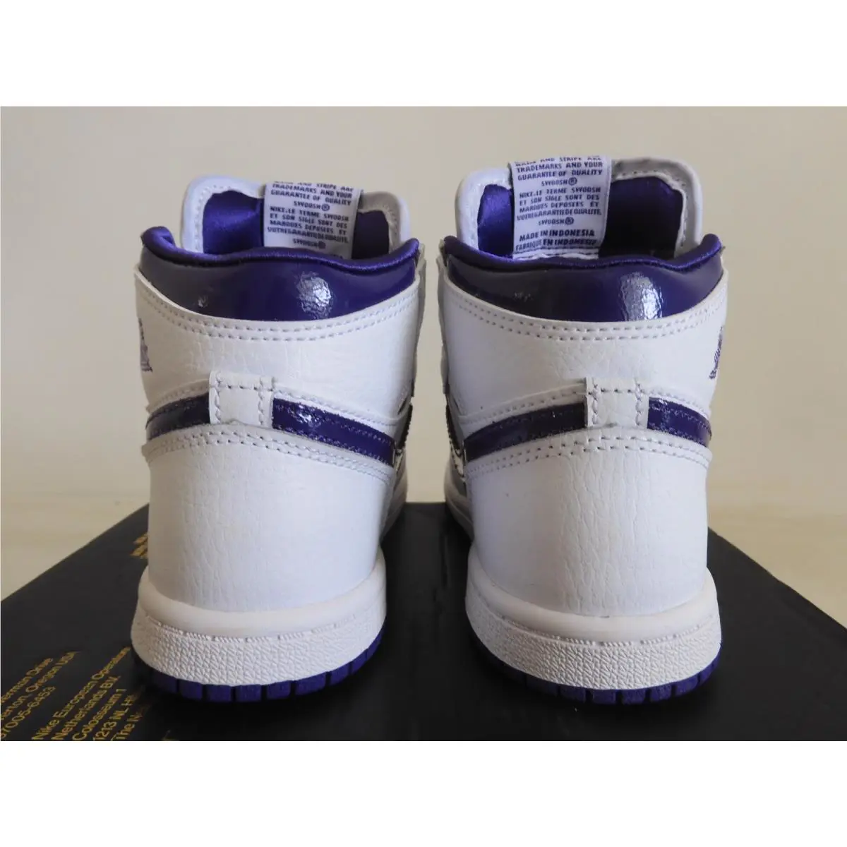 Nike shoes - Air Jordan 1 - Air - White (UPC: 194956605706) 2