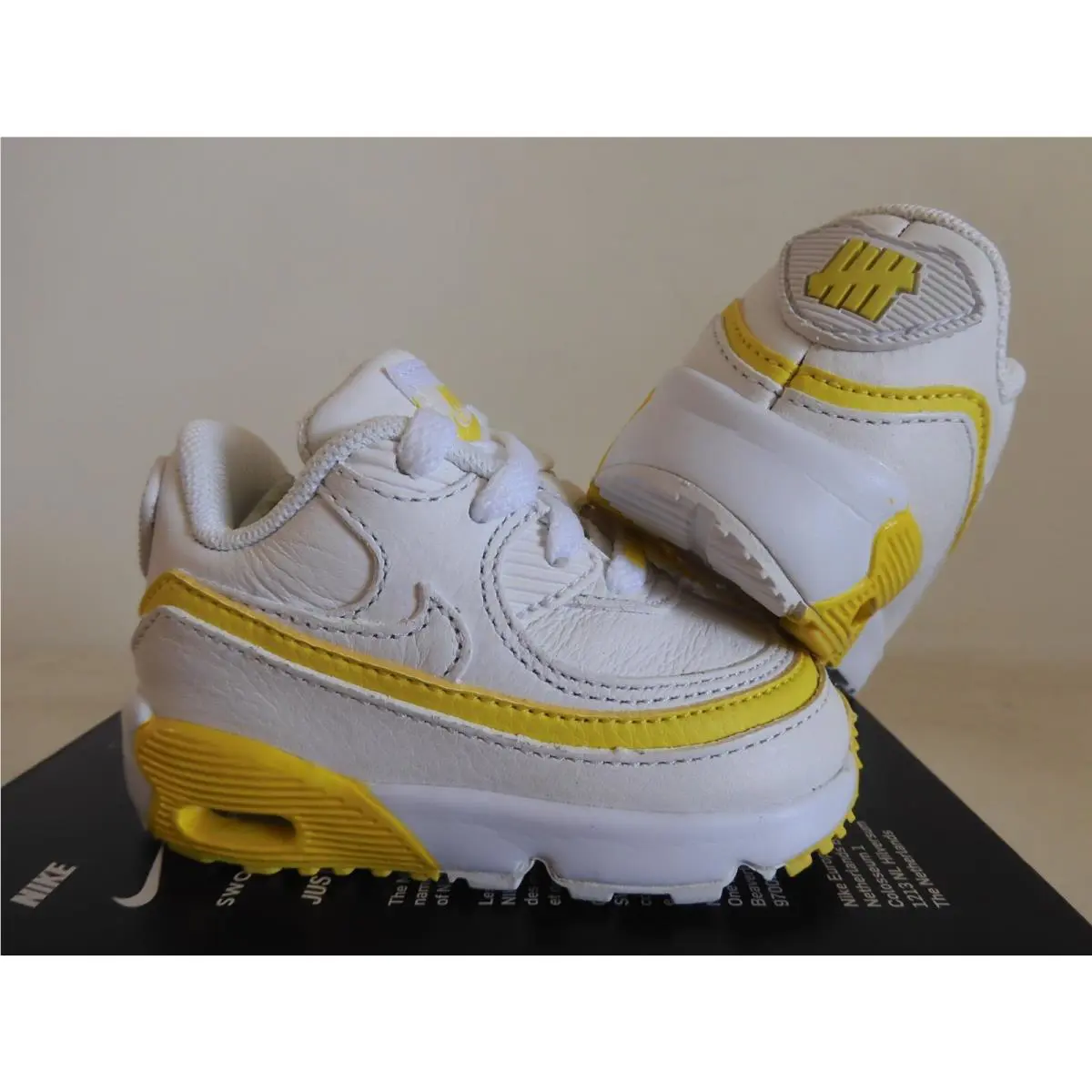 Nike shoes - Nike Air Max 90 - Air Max - White (UPC: 193656235503) 0