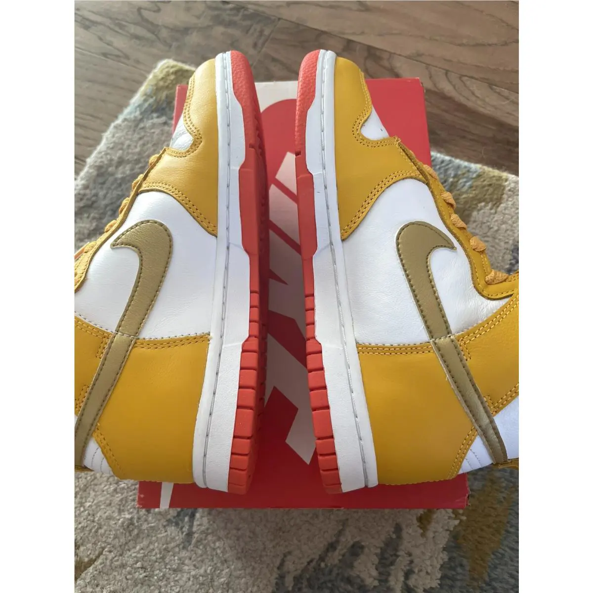 Nike shoes - Gold 2
