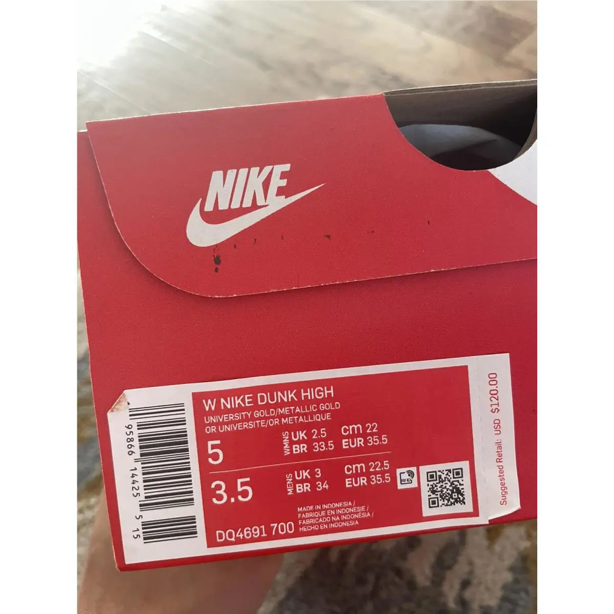 Nike shoes - Gold 3