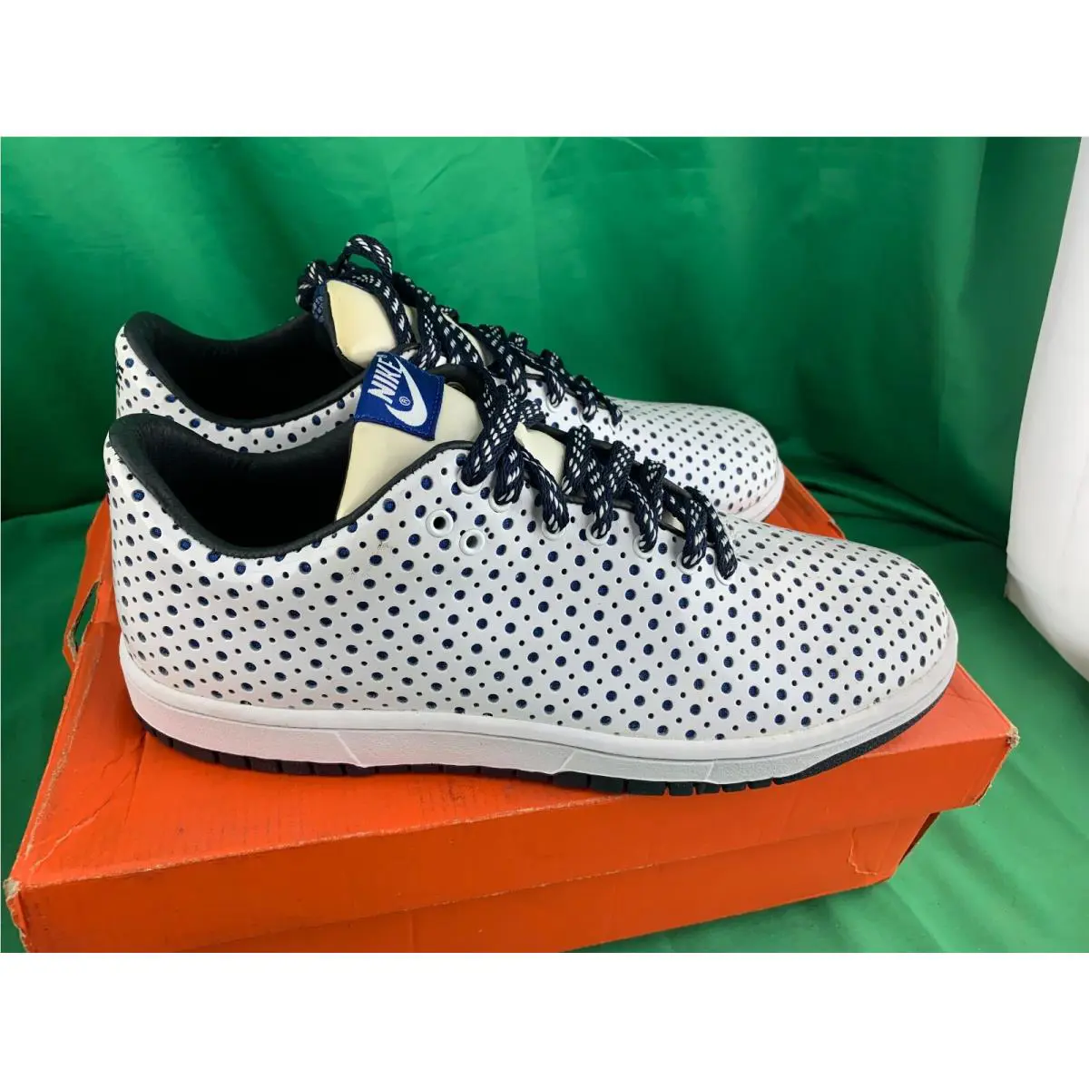 Nike shoes - White 4