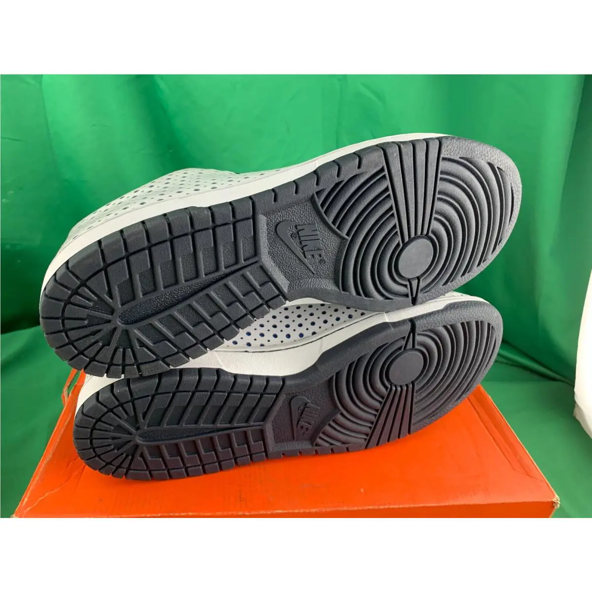 Nike shoes - White 5