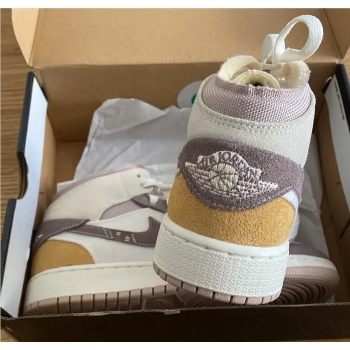 Nike shoes - Air Jordan 1 Mid - Air Mid - Beige 5