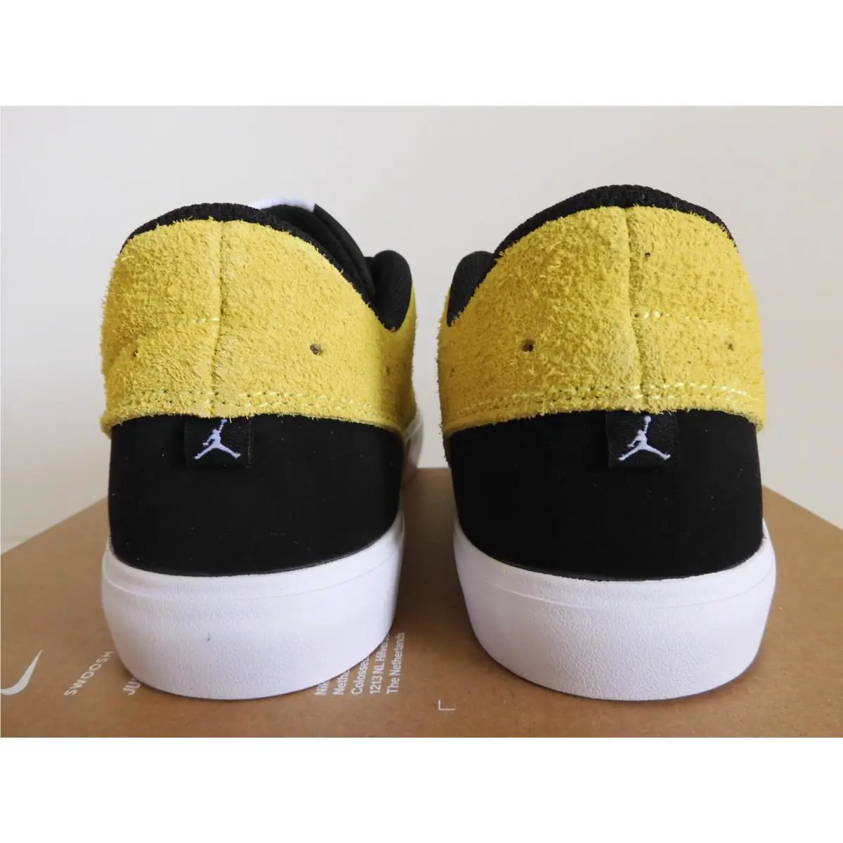 Nike shoes - Jordan Series - Series - Yellow (UPC: 195243079439) 2