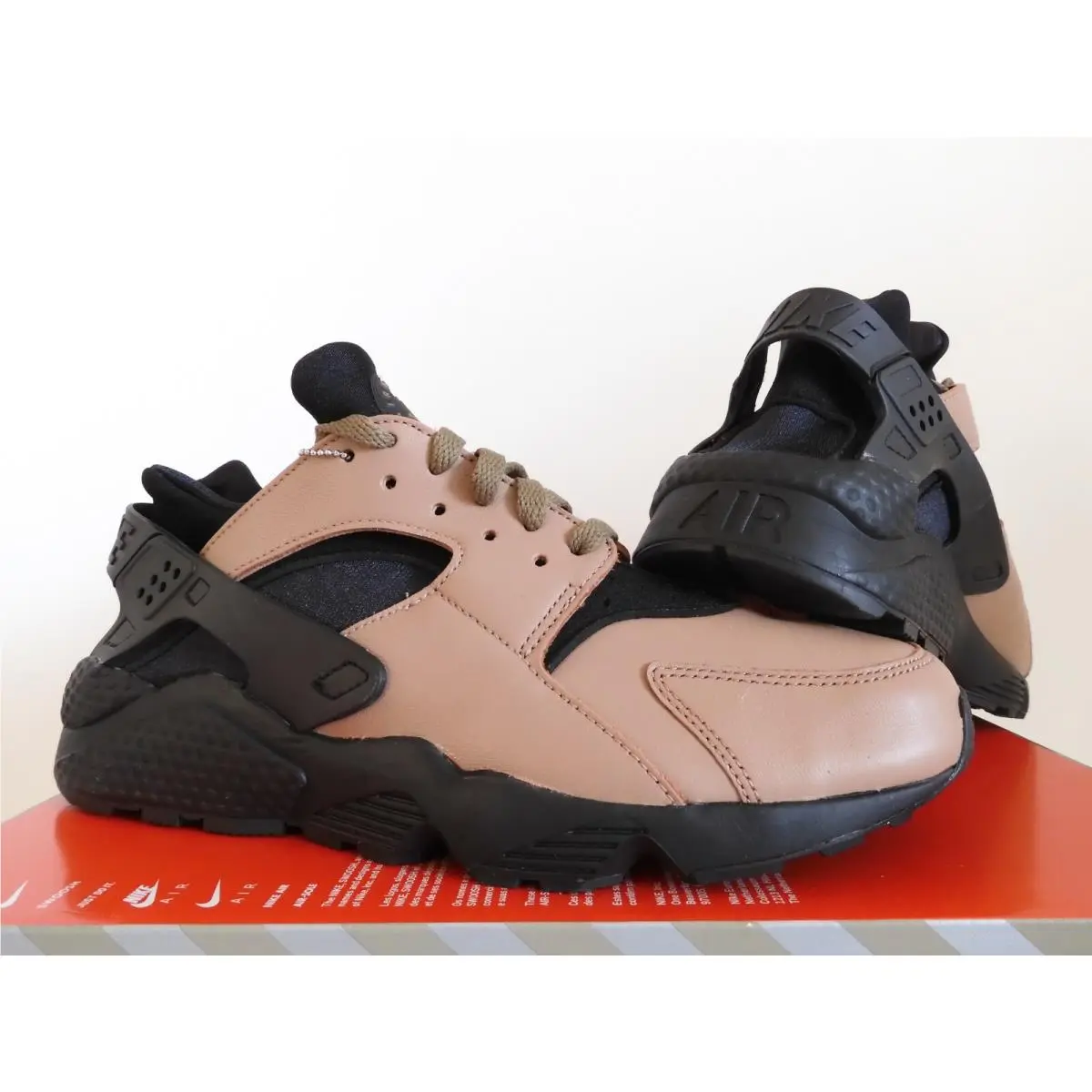 Nike shoes - Nike Air Huarache - Air Huarache - Brown (UPC: 195238352981) 0