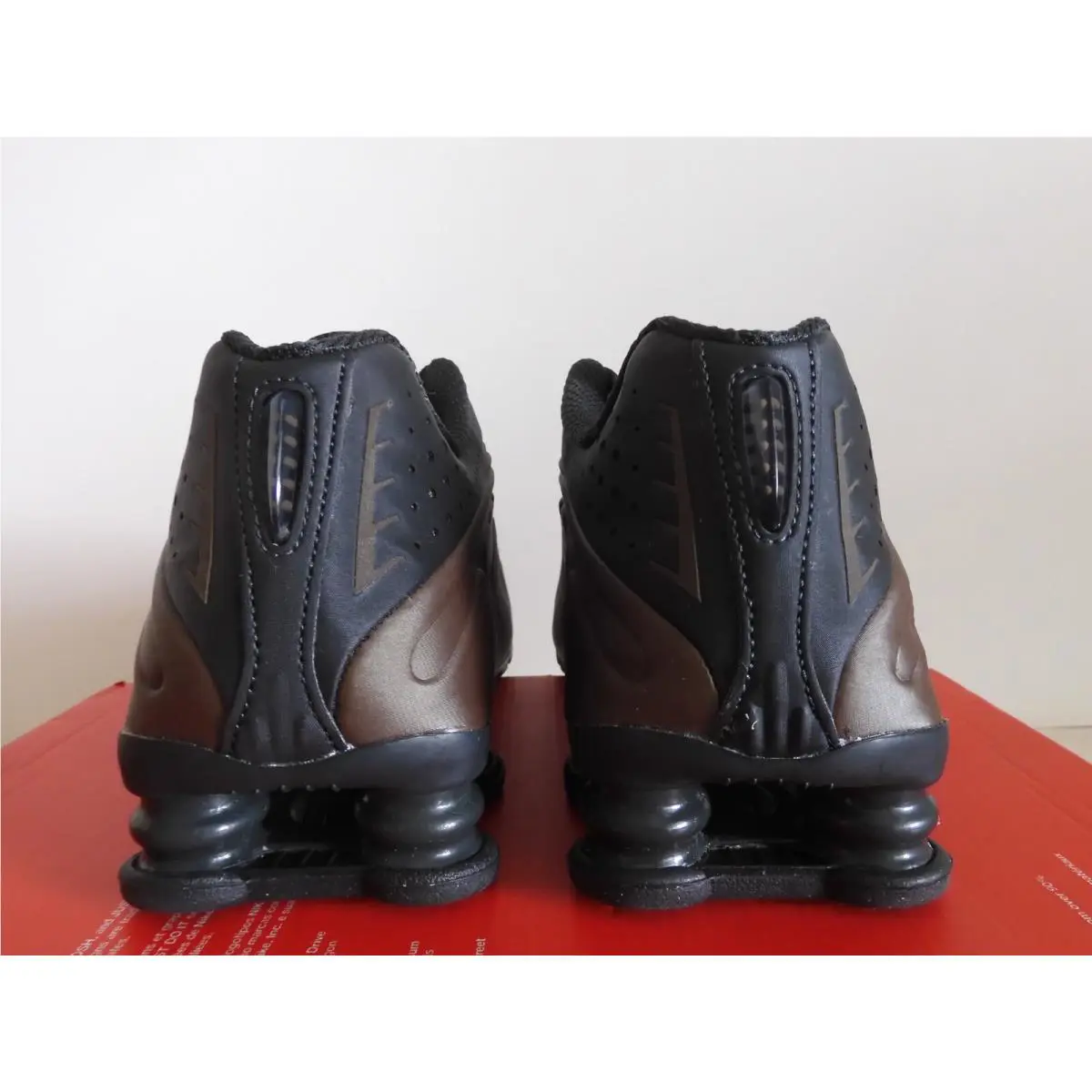 Nike shoes - Nike Shox R4 - Shox - AR3565-007 - Brown, Manufacturer: Off Noir/Ironstone/Dark Smoke Grey 2