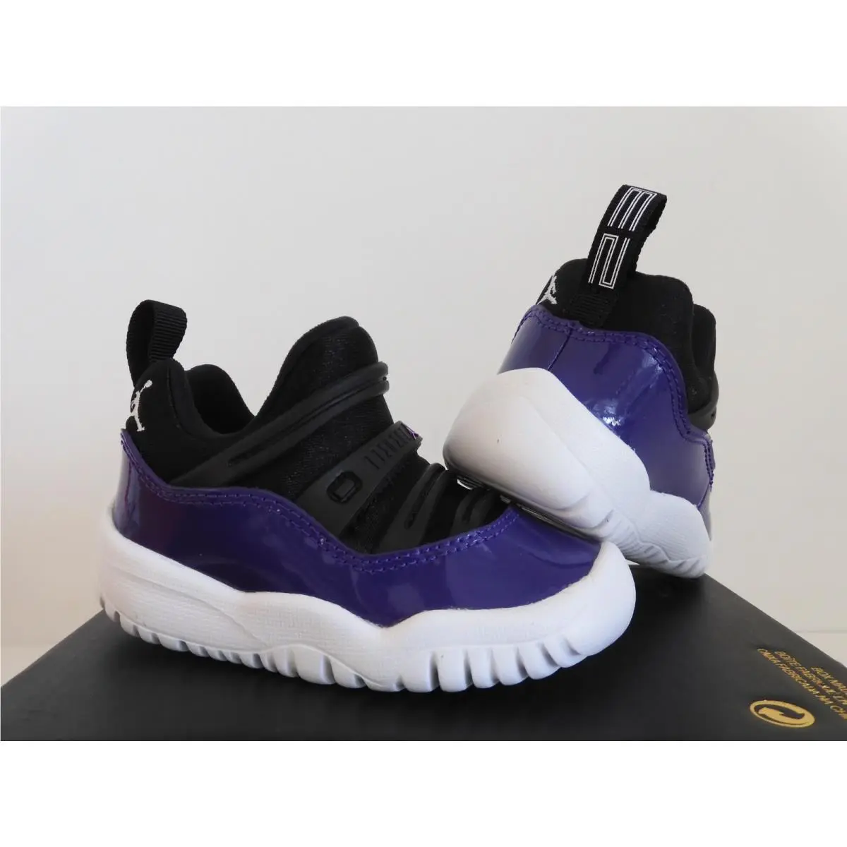 Nike shoes - Air Jordan 11 - Air - Black (UPC: 193151910998) 0